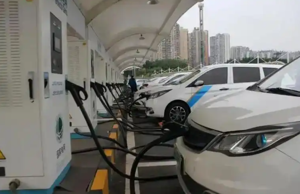 昨天陪朋友看了东盛新能源汽车，说说我的真实感受